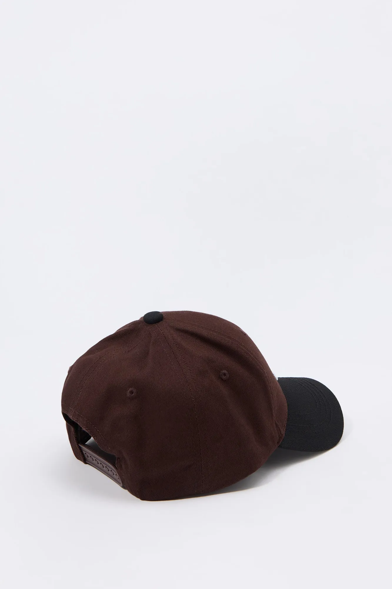Casquette de baseball deux-tons avec motif brodé City