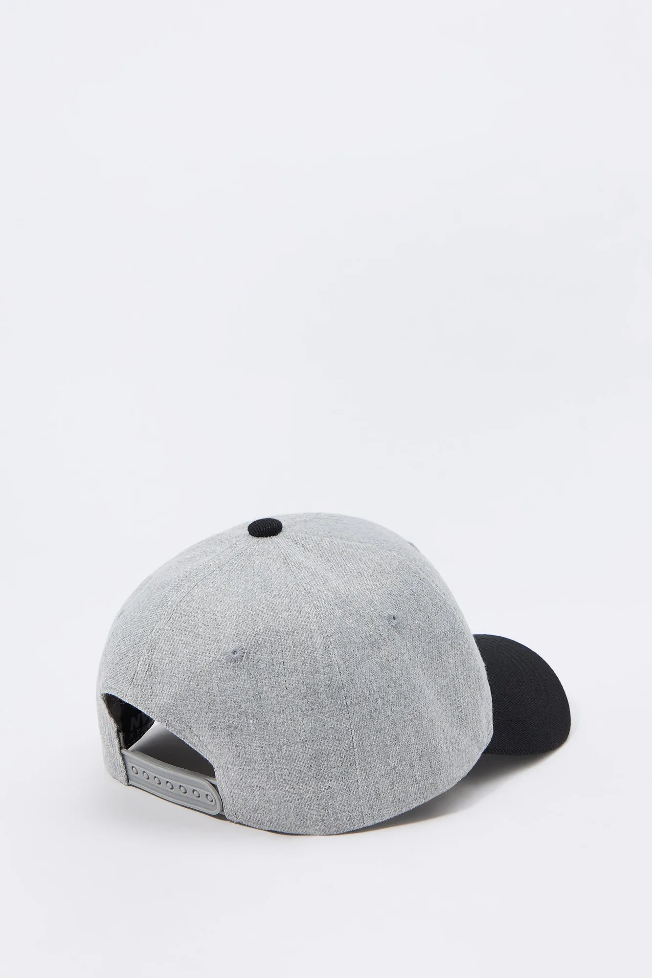Casquette de baseball deux-tons avec motif brodé City