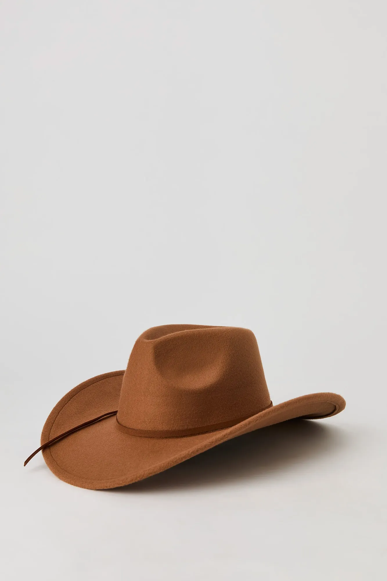 Chapeau de cowboy avec liséré et attaches
