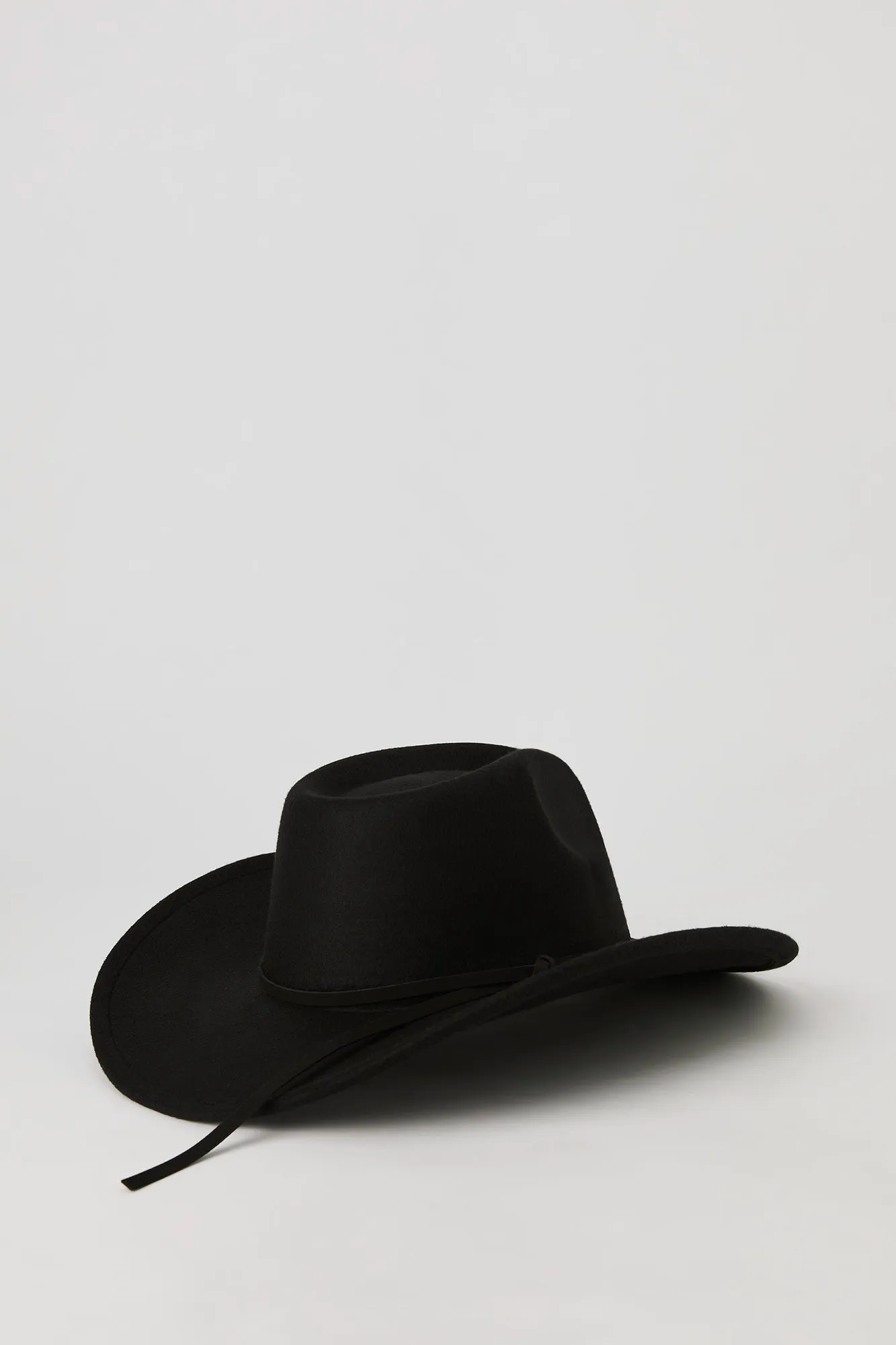 Chapeau de cowboy avec liséré et attaches