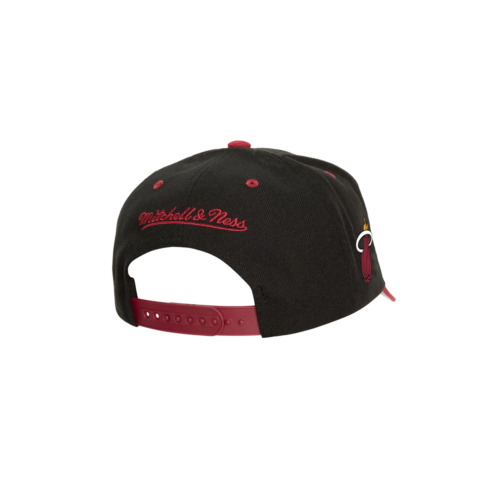 Mitchell & Ness Miami HEAT Sweep Pro Snapback