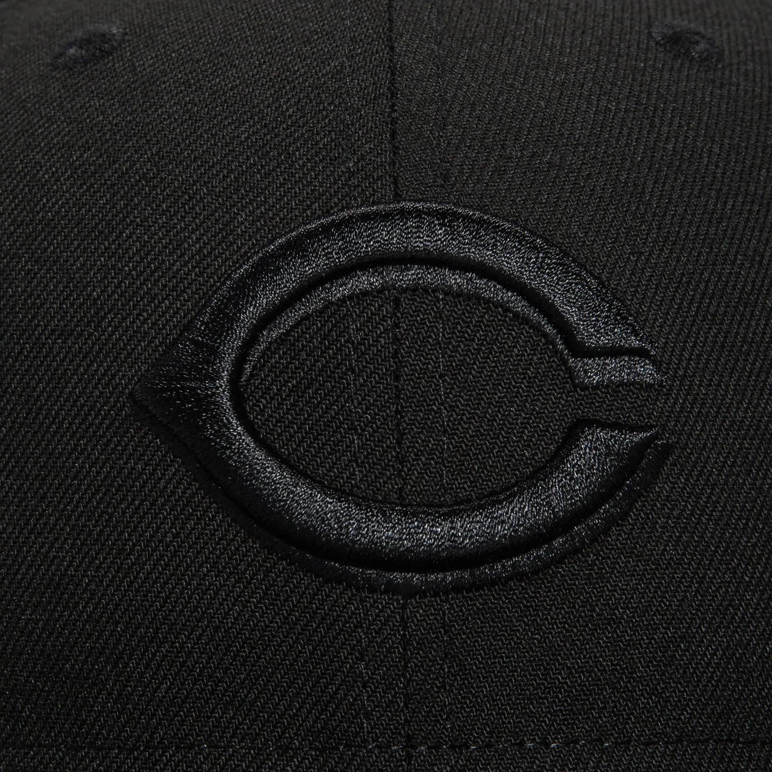 New Era 9Fifty MLB Basic Cincinnati Reds Snapback Hat - Black. Black