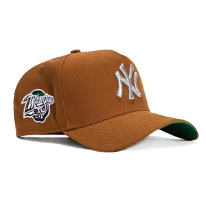 New Era 9Forty A-Frame New York Yankees 1998 World Series Patch Snapback Hat - Khaki. Metallic Silver