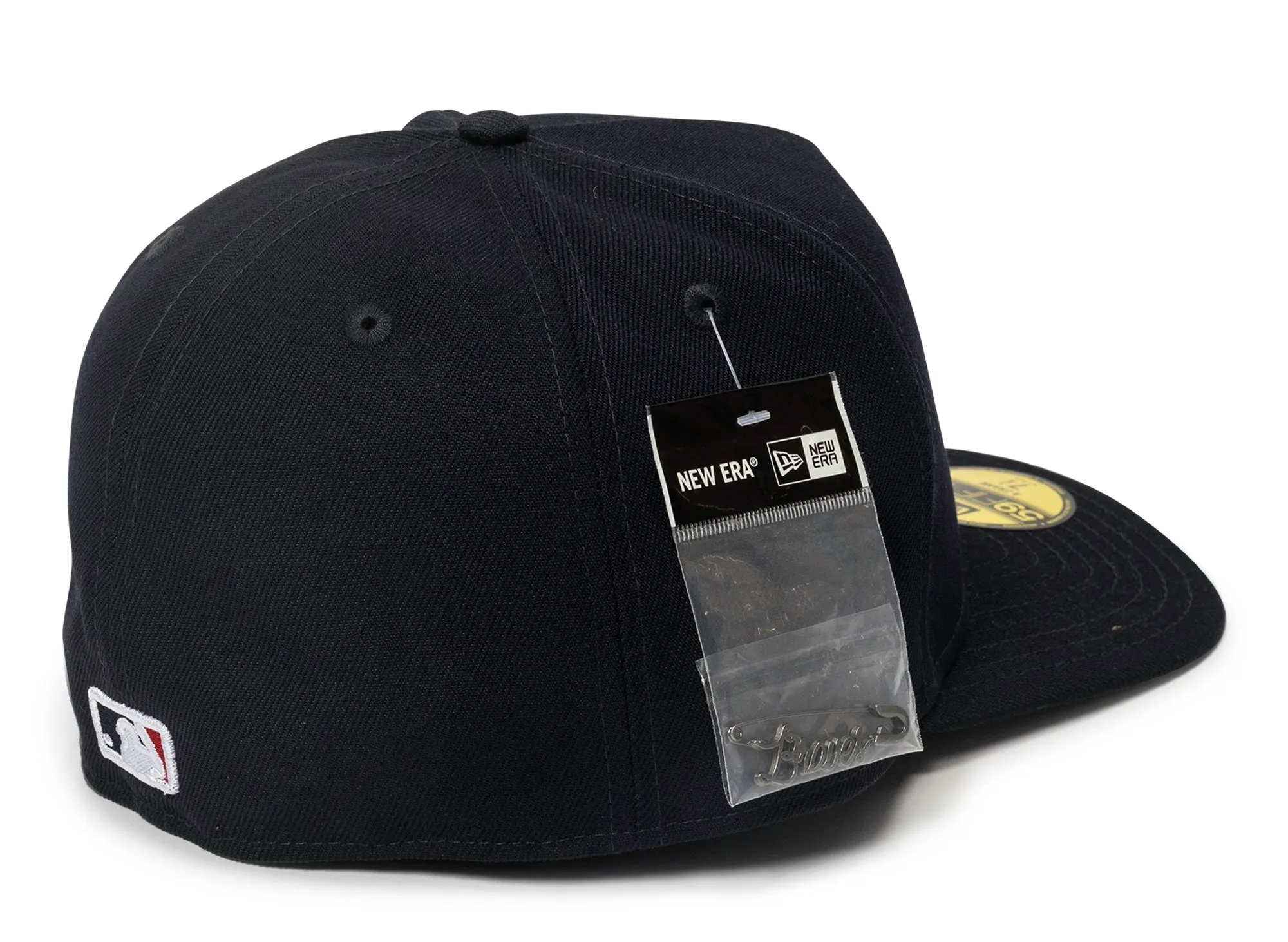 New Era Script Safety Pin Atlanta Braves Fitted Hat xld